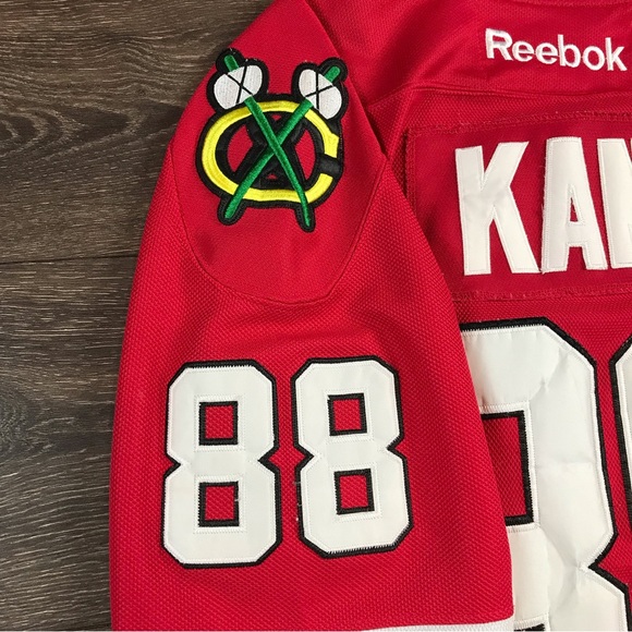 NHL Chicago Blackhawks Sports Team Patrick Kane #88 Men’s Red Ice Hockey Jersey - Picture 8 of 14